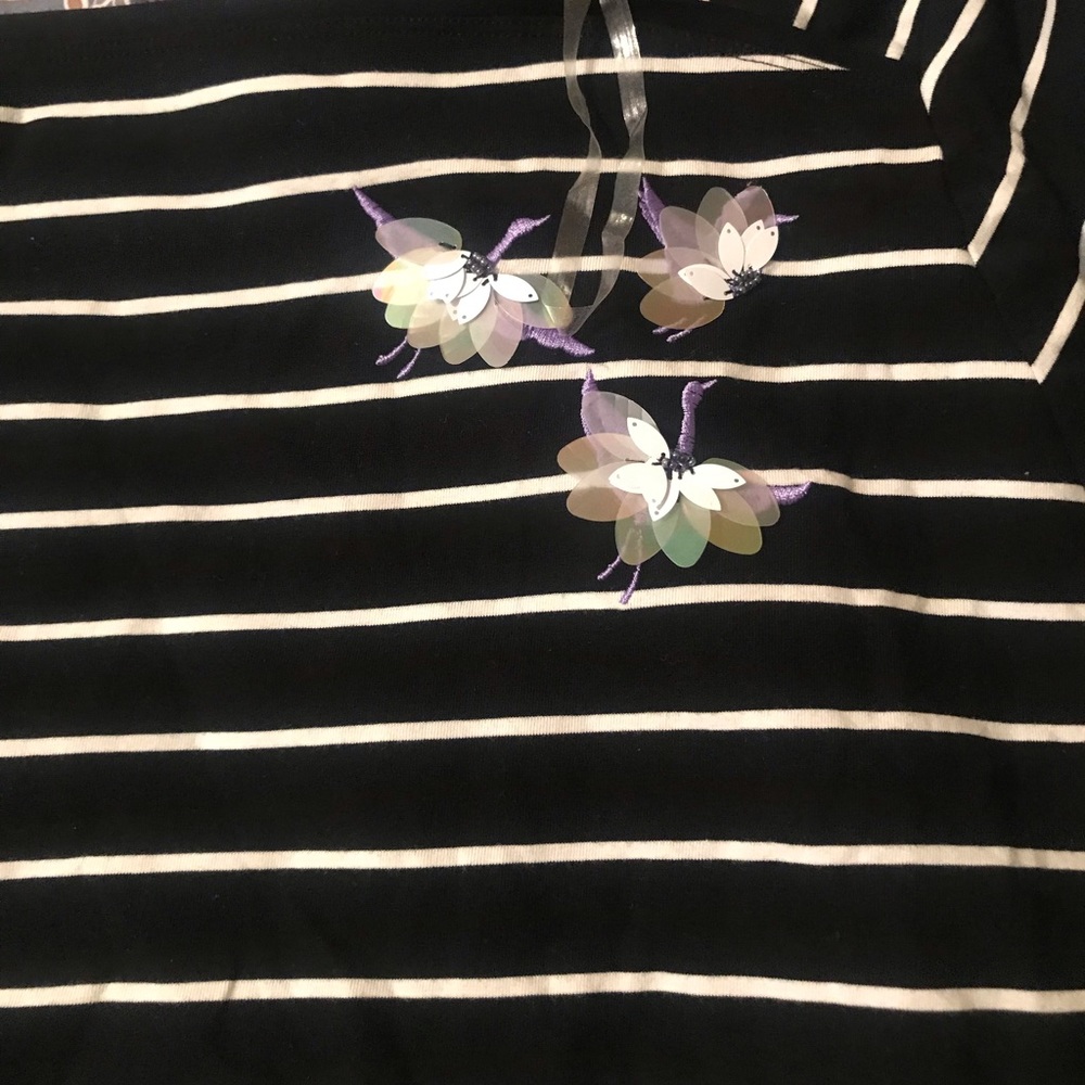 Ava & Vic Striped Black/White Blouse.